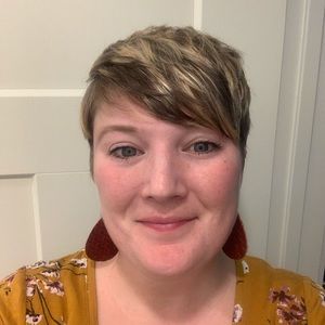 Meet your Posher, Adina